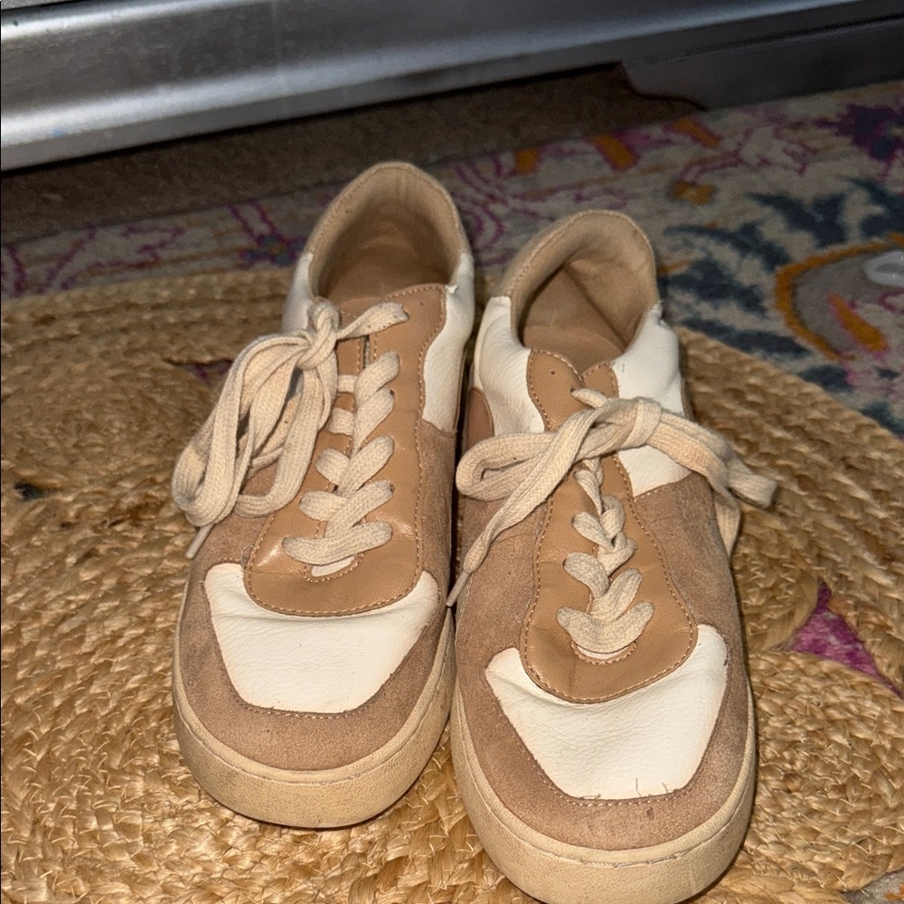 Oasis Society Tan and Cream Sneakers